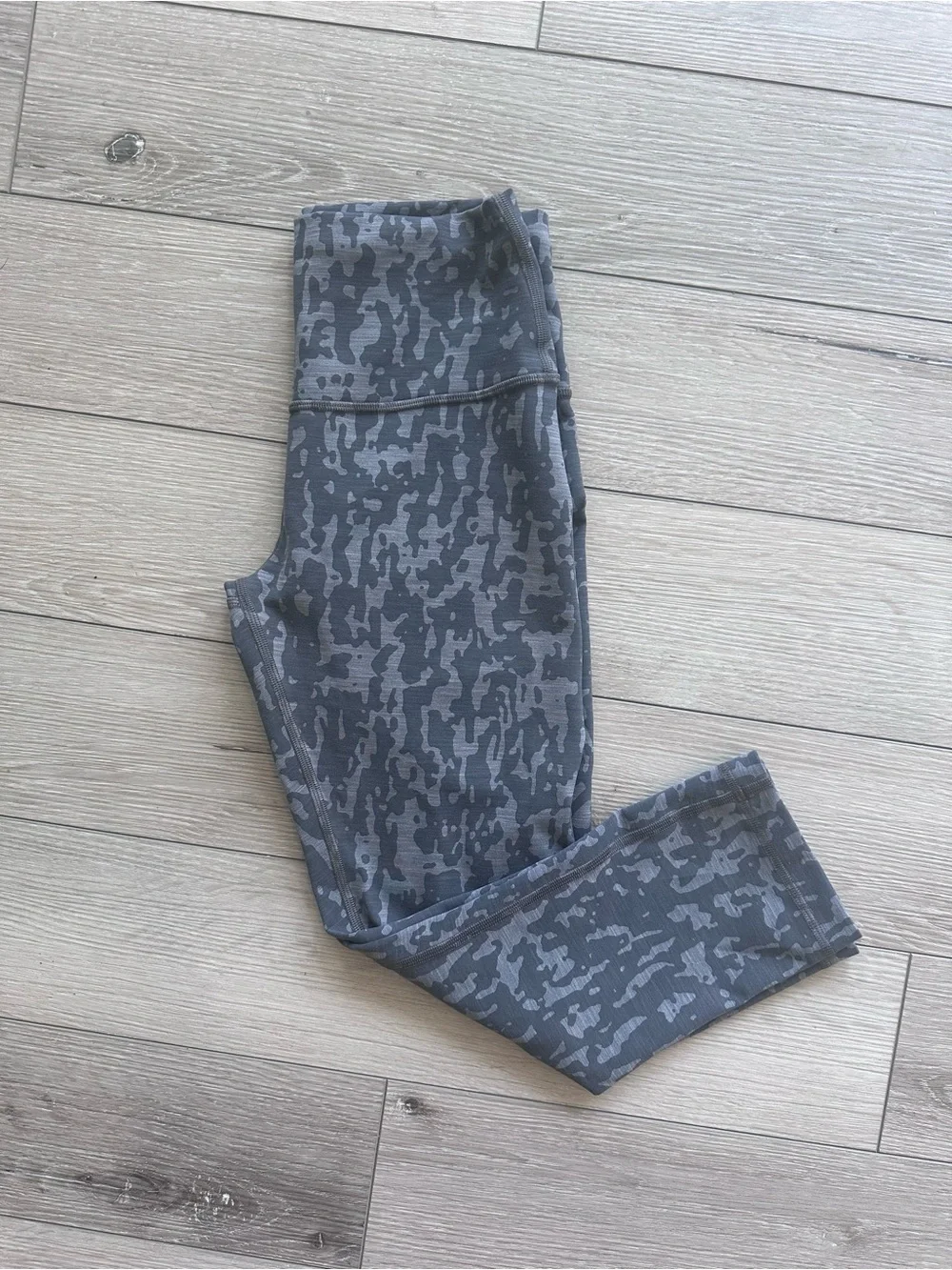 Lululemon High-Waist Cropped Leggings in Charcoal Pattern
